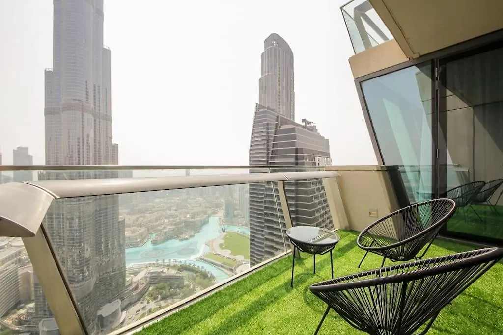 First Class 3Br With Full Burj Khalifa And Fountain View Dubai Apartment